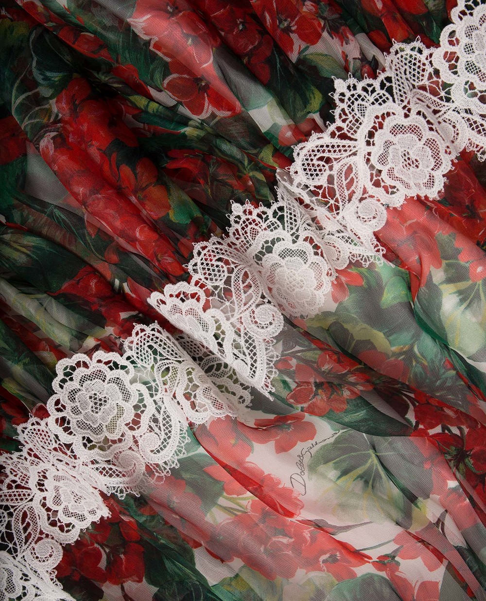 Детское шелковое платье Dolce&Gabbana Kids L51DM8-HS1ZV-B, красный цвет • Купить в интернет-магазине Kameron